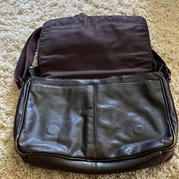 Black Rivet Leather Cross Body Messenger Laptop Bag Distressed Adjustable Strap - Picture 3 of 16